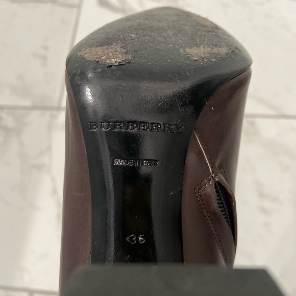 Burberry "Bamburgh" brown leather ankle booties - Picture 7 of 13